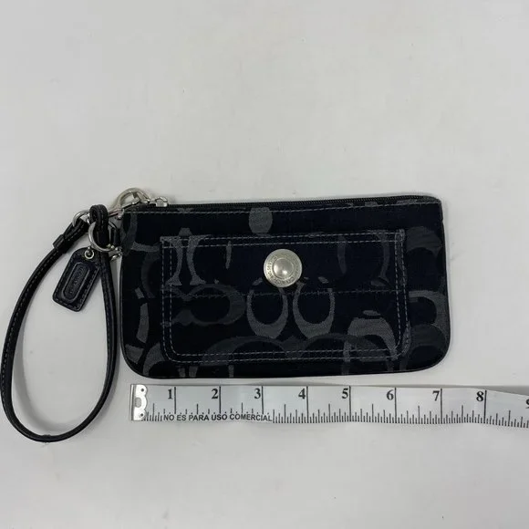 Coach Wristlet - Picture 10 of 16